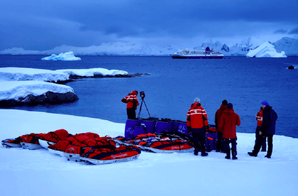 Polar Camping (optional)