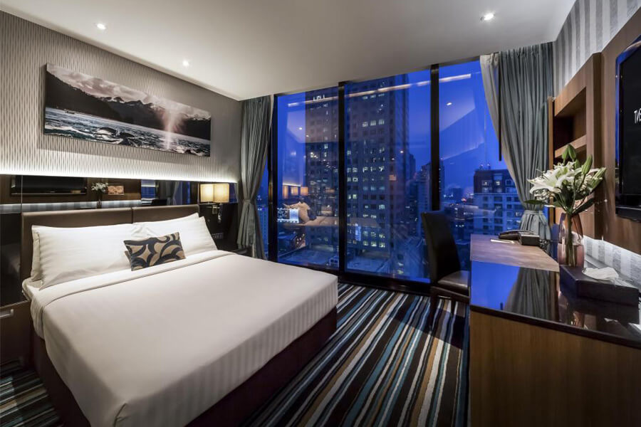 Accommodation & Daily Breakfast